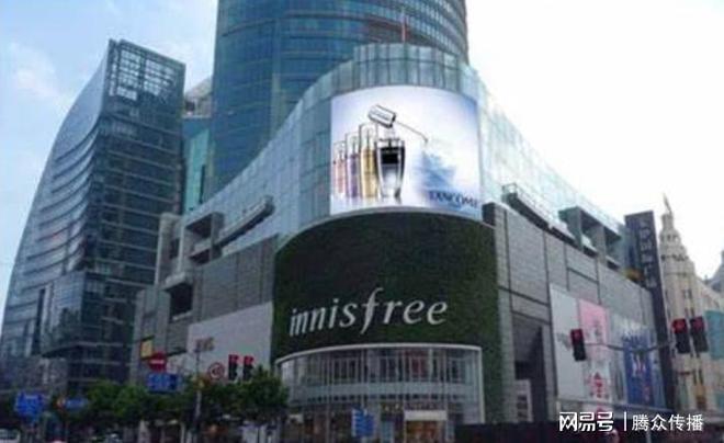 上海戶外廣告如何投放?為您解讀宏伊國際廣場(chǎng)大屏廣告合作形式